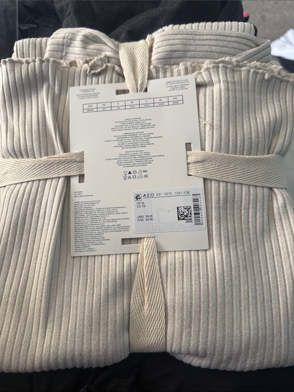American Eagle Outfitters Ribbed Lounge Set in Off-White/Cream - Picture 2 of 3